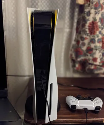 بلايستيشن 5 مع يدة وثلاث ألعاب